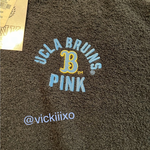 University of California cozy marshmallow hoodie - Picture 4 of 6